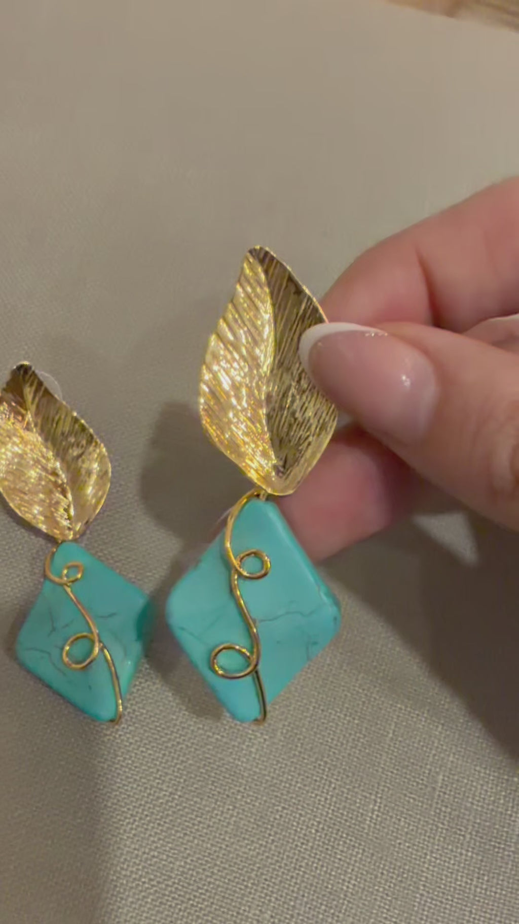 Aretes hoja turquesa