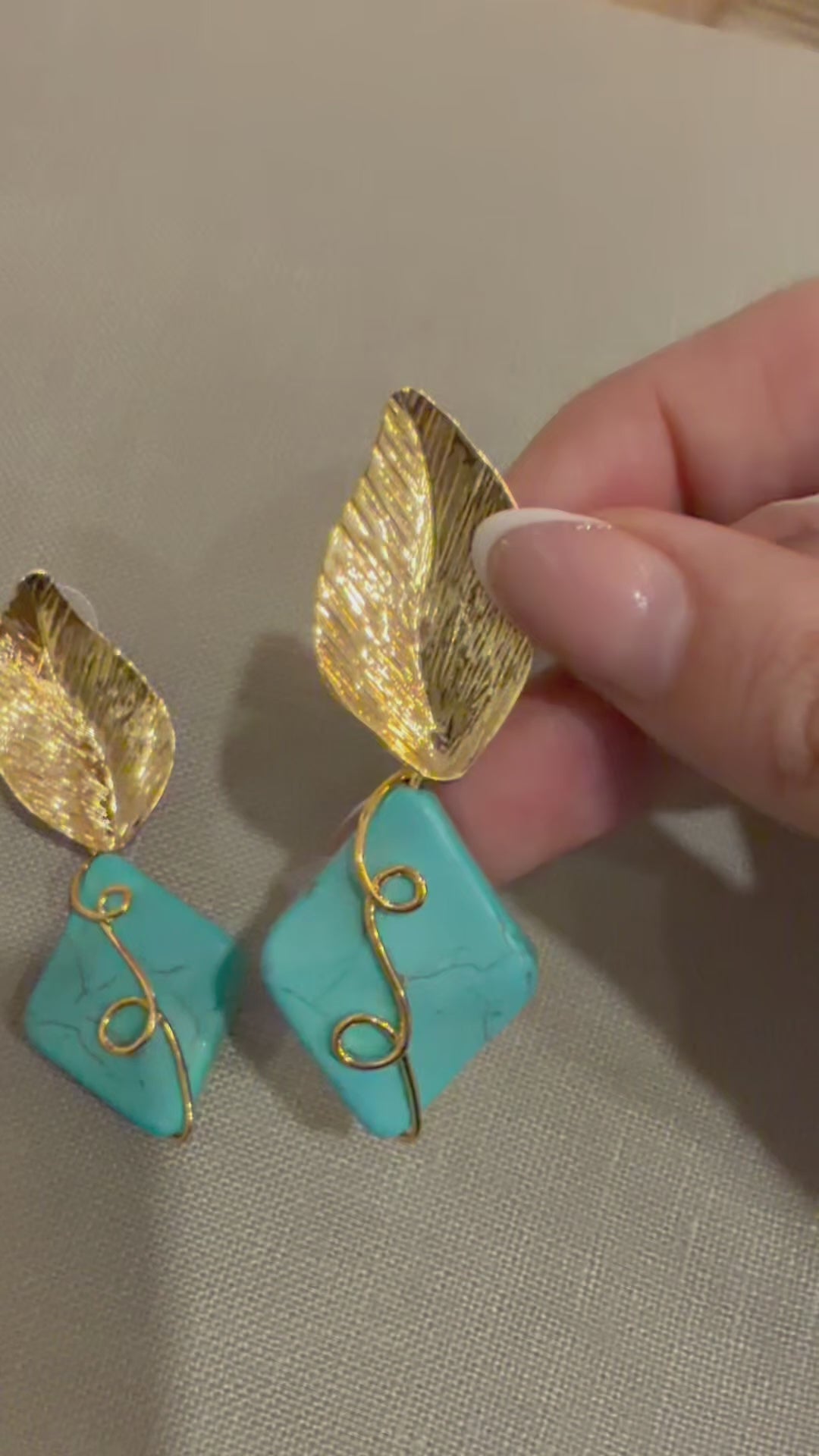 Aretes hoja turquesa